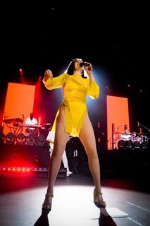 Jessie J feet photo thumbnail