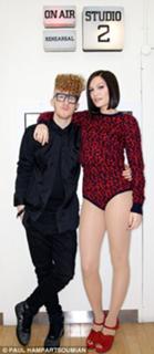 Jessie J feet photo thumbnail
