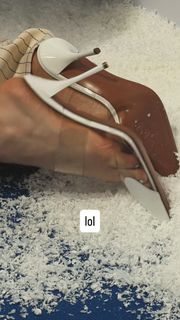 Jessie J feet photo 7
