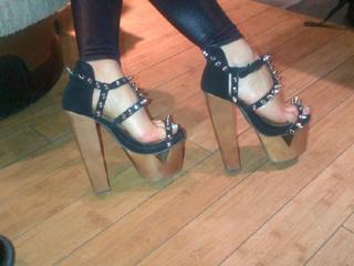 Jessie J feet photo thumbnail