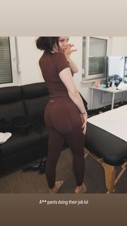 Jessie J feet photo 2
