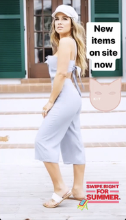 Jessie James Decker feet photo thumbnail