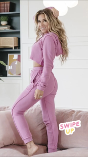 Jessie James Decker feet photo thumbnail
