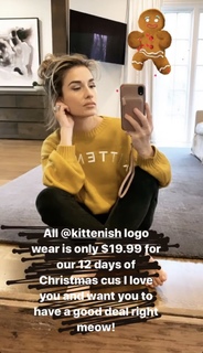Jessie James Decker feet photo thumbnail