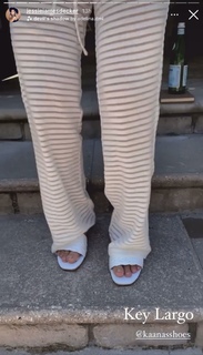 Jessie James Decker feet photo thumbnail