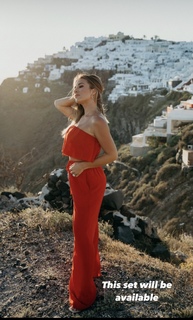 Jessie James Decker feet photo thumbnail