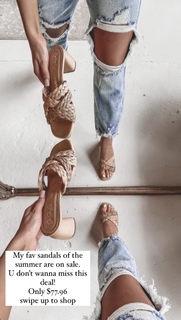 Jessie James Decker feet photo thumbnail