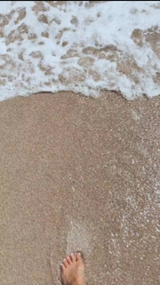 Jessie James Decker feet photo thumbnail