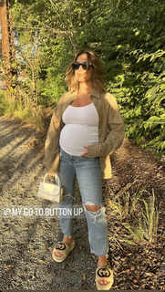 Jessie James Decker feet photo thumbnail