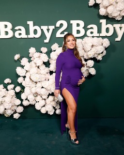 Jessie James Decker feet photo thumbnail