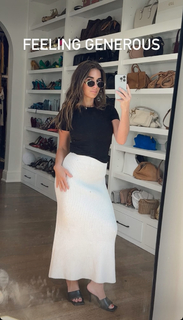 Jessie James Decker feet photo thumbnail