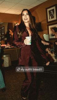 Jessie James Decker feet photo thumbnail