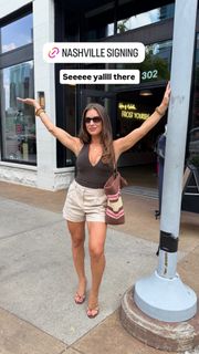 Jessie James Decker feet photo 1
