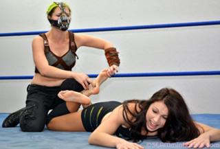 Jessie McKay feet photo thumbnail