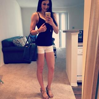 Jessie McKay feet photo thumbnail