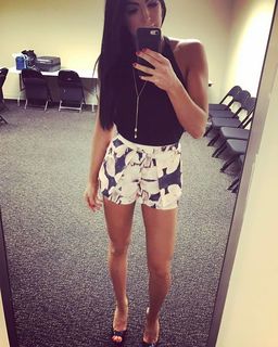 Jessie McKay feet photo thumbnail