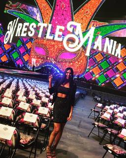 Jessie McKay feet photo thumbnail