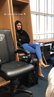 Jessie McKay feet photo thumbnail