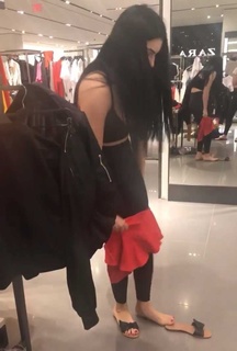 Jessie McKay feet photo thumbnail