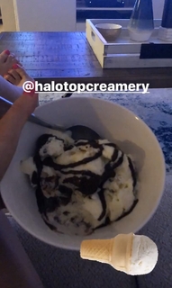 Jessie McKay feet photo thumbnail