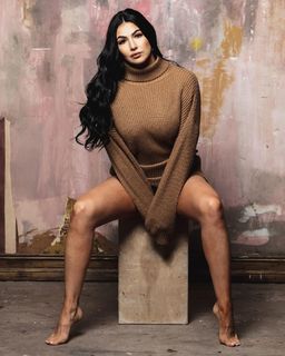 Jessie McKay feet photo thumbnail