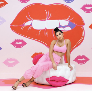 Jessie McKay feet photo thumbnail