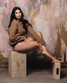 Jessie McKay feet photo thumbnail