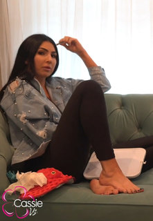 Jessie McKay feet photo thumbnail