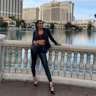 Jessie McKay feet photo thumbnail