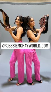 Jessie McKay feet photo thumbnail