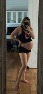 Jessie McKay feet photo thumbnail