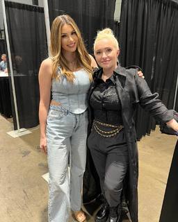 Jessie McKay feet photo thumbnail