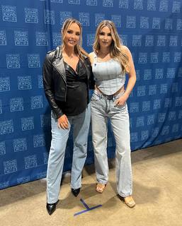 Jessie McKay feet photo thumbnail