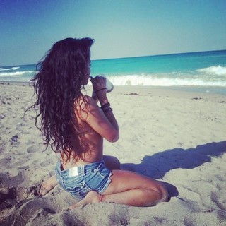 Jessie Reyez feet photo 1
