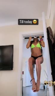 Jessie Reyez feet photo 1