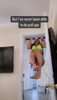Jessie Reyez feet photo 20