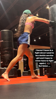 Jessie Reyez feet photo 16
