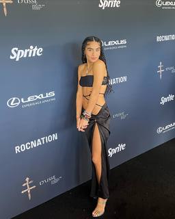Jessie Reyez feet photo 7