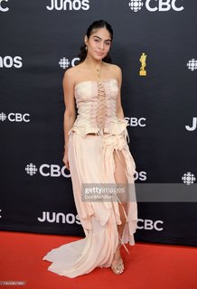 Jessie Reyez feet photo 7