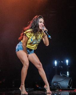 Jessie Reyez feet photo 6