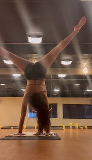 Jessie Reyez feet photo 17