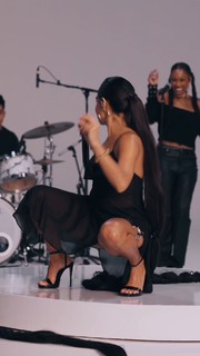 Jessie Reyez feet photo 14