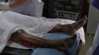 Jessie Wallace feet photo 3