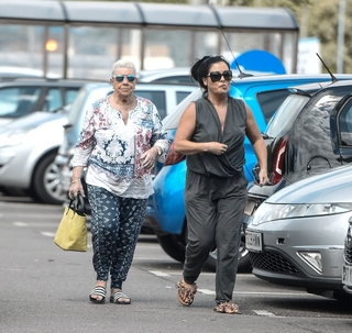 Jessie Wallace feet photo 16
