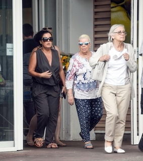 Jessie Wallace feet photo 13