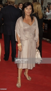 Jessie Wallace feet photo 17