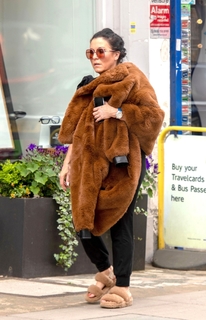 Jessie Wallace feet photo 4