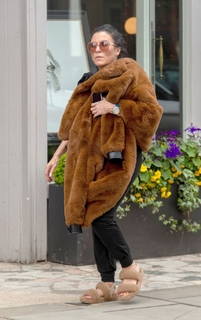 Jessie Wallace feet photo 1