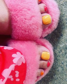Jessie Wallace feet photo 15