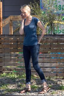 Jessy Schram feet photo thumbnail